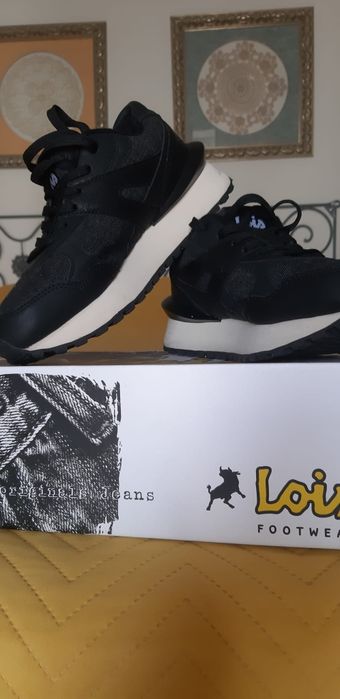 Tenis pretos marca lois em óptimo estado