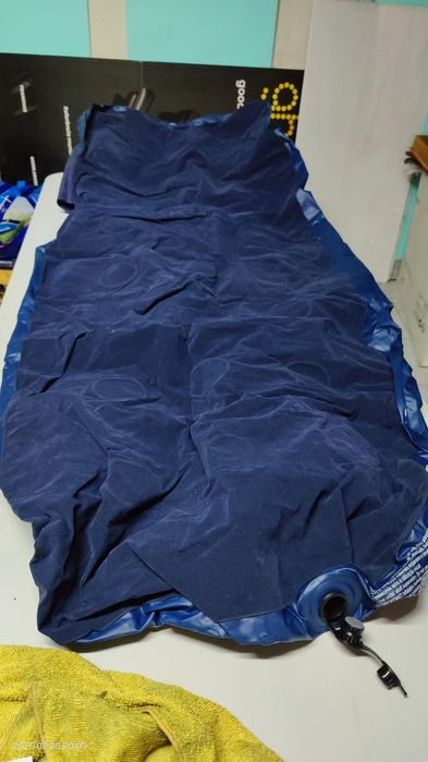 Colchões de encher e bomba eléctrica