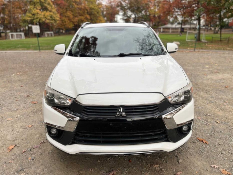 Mitsubishi Outlander Sport      2017