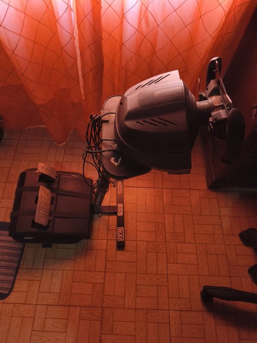 Vendo volante Thruatmaster t300 rs