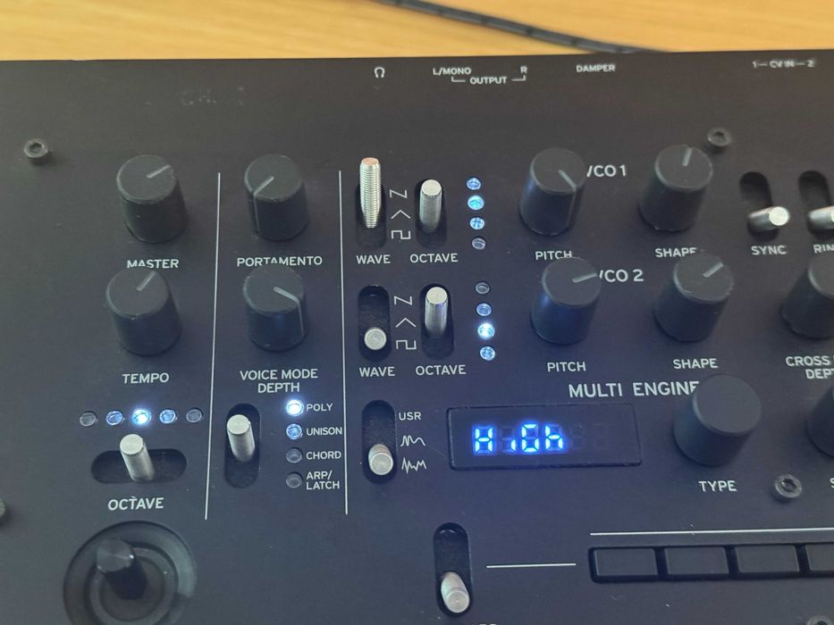 sintetizador Korg Minilogue XD – Estado Impecável