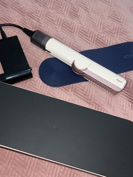 Dyson airstrait como nova