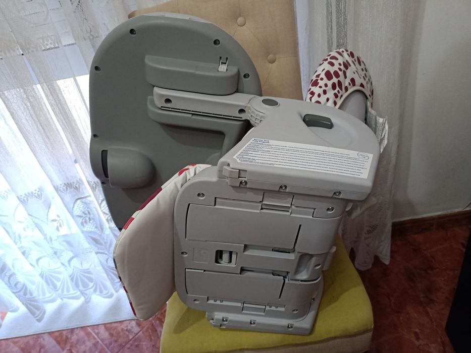 Cadeira de papa refeição Chicco para bebé casa quarto apartamento vivenda carro.
