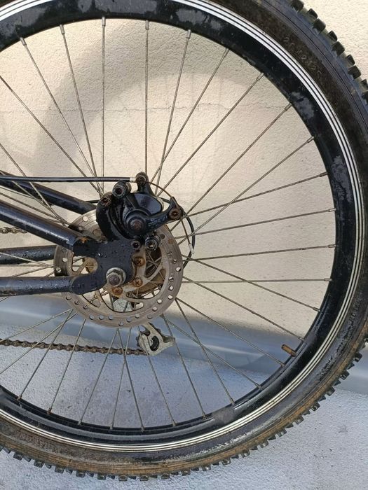 Bicicleta roda 26 com travão de disco