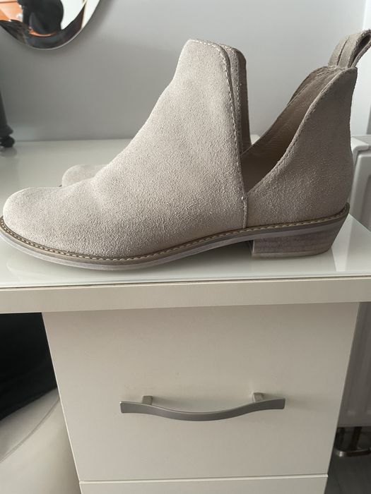 Botki Karino zamszowe.