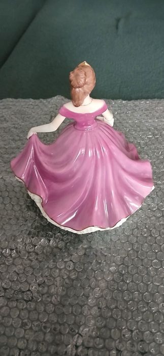 The z Leonardo Collection .Figurka porcelanowa .