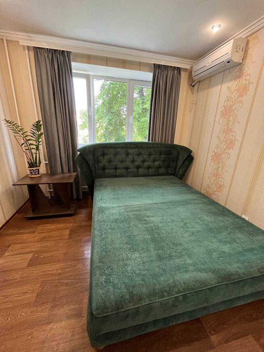 Продам 2 кімн. квартиру в р-ні " РОШЕН". 3/5 цегл.  Ремонт. 55000