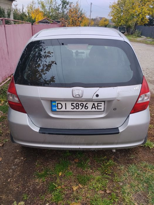 Машина Honda jazz