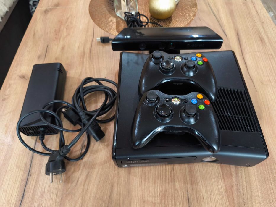 !Xbox 360 SLIM Trinity RGH ,HDD 500GB ! +GRY+ 2xPad+ Zasilacz+ Kinect!