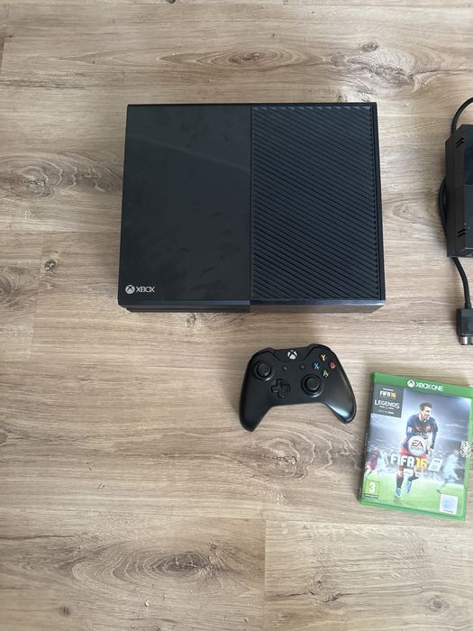 Microsoft Xbox One 500 GB + zasilacz + pad + gra w bdb stanie