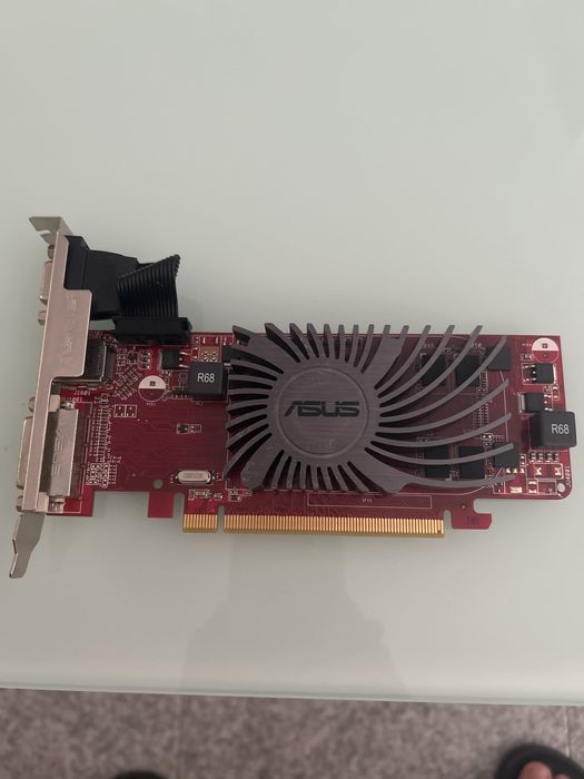 Peças de PC usadas a funcionar