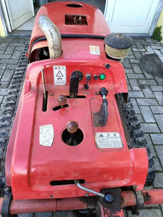 Corta mato telecomandado