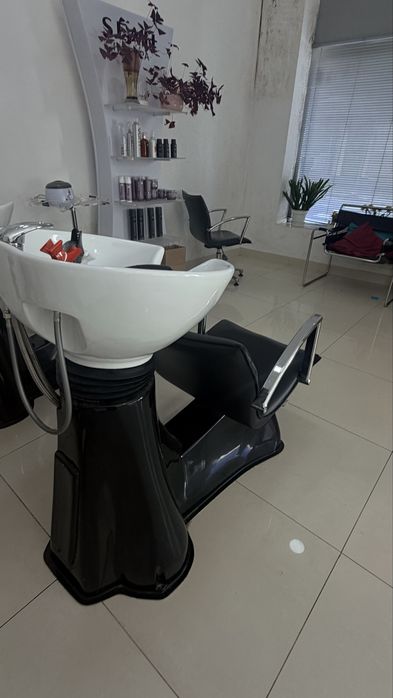 Lava-Cabeças Profissional + Cadeira de Cabeleireiro (Em ótimo estado!)