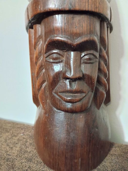 Drewniana figura popiersia indianskiego wodza - 110 zł
