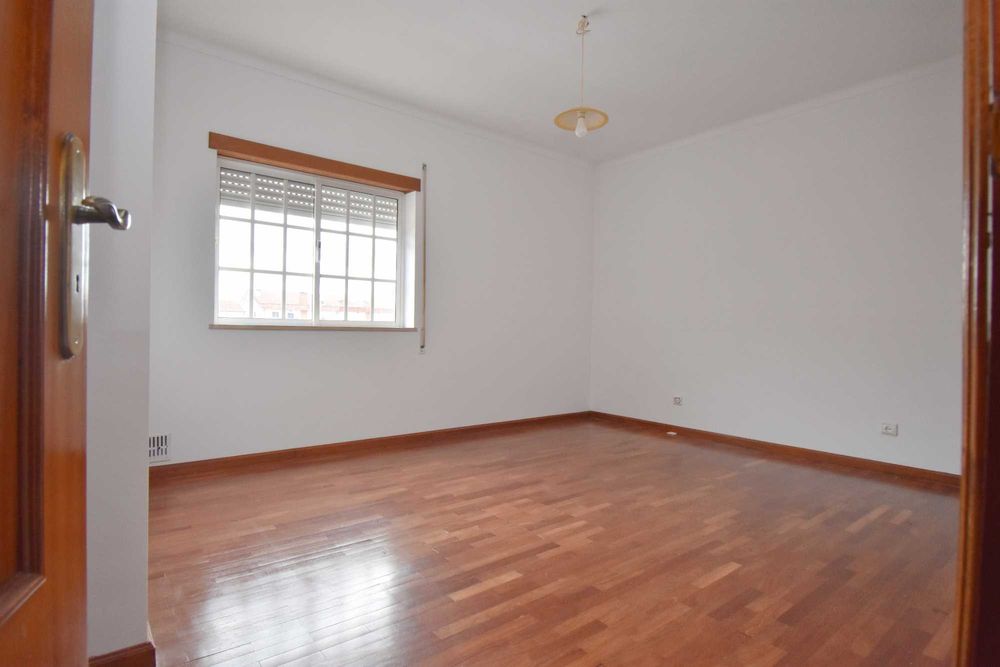 Apartamento T3 para arrendamento em Lousã
