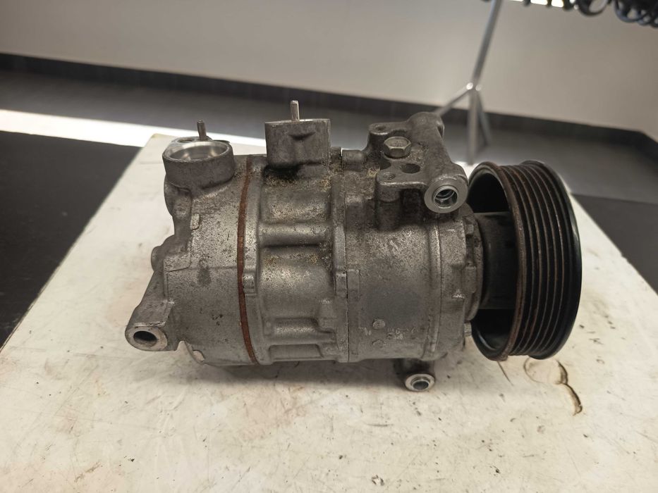 Compressor do ar condicionado Volkswagen Ref:  5Q0820803