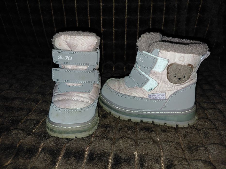 Зимові черевички для дівчинки