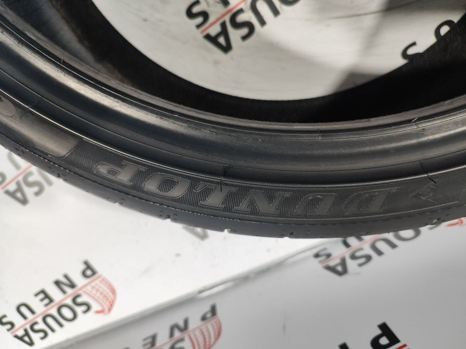 2 pneus semi novos 245-35R20 Dunlop - Oferta dos Portes