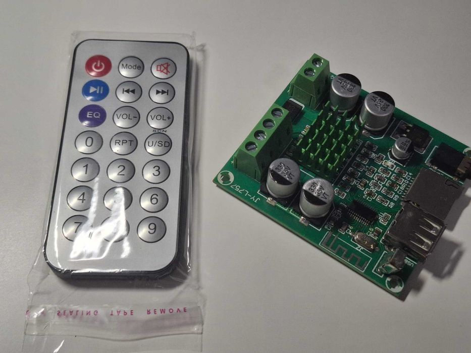 Wzmacniacz stereo JY-L757 2 x 50 W, BT, AUX, TF card, USB, pilot