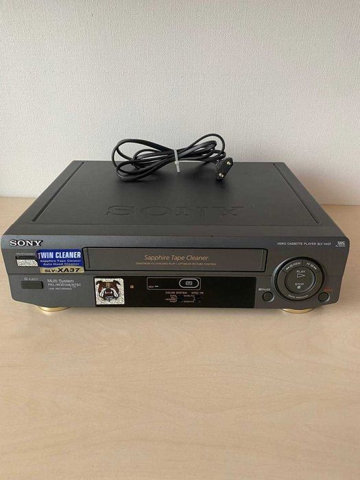 Продам відеомагнітофон SONY SLV-XA37