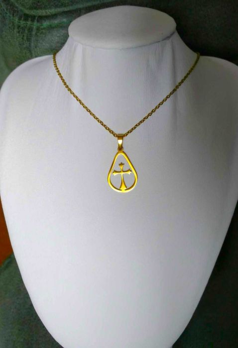 Colar Aço c/ Oval e Cruz NOVO