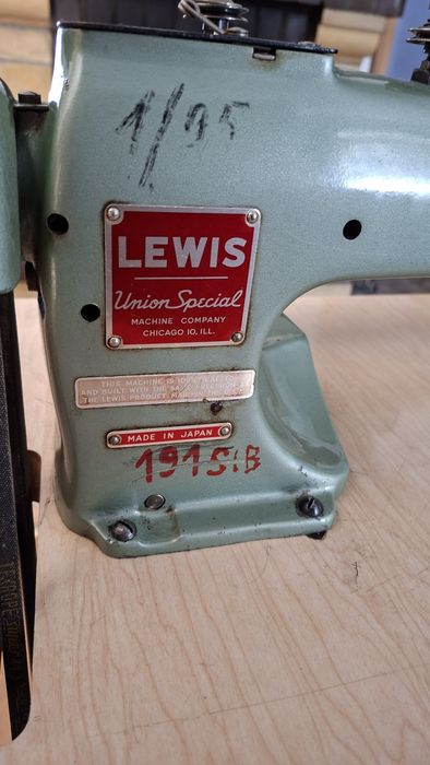 Maszyna przemysłowa podszywarka union special lewis 150-2