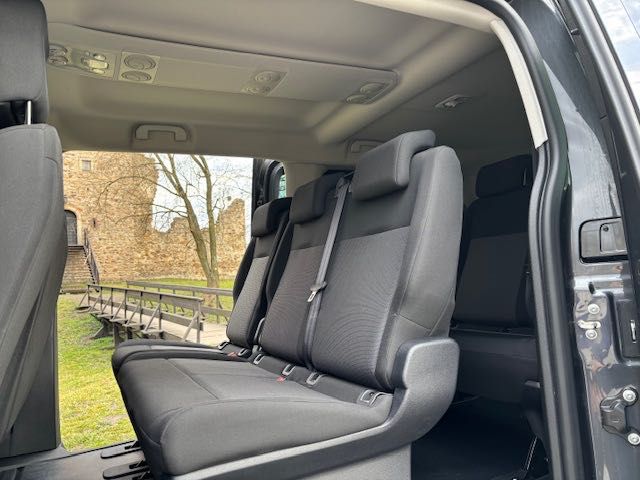 Wynajem NOWEGO  komfortowego 9 osobowego busa VIVARO / ZAFIRA / TRAFIC