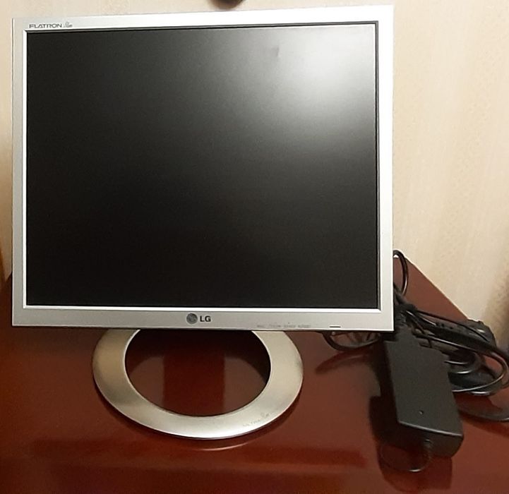Монитор LG Flatron L177OHN