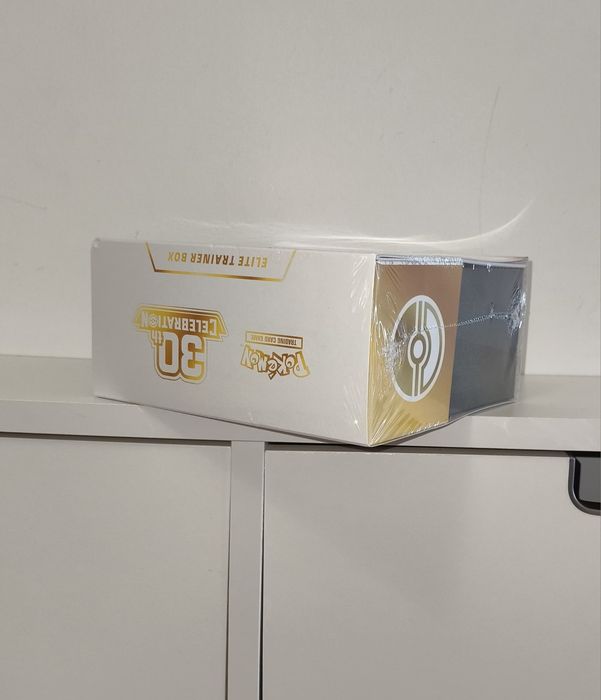 ETB pokemon 30 anos