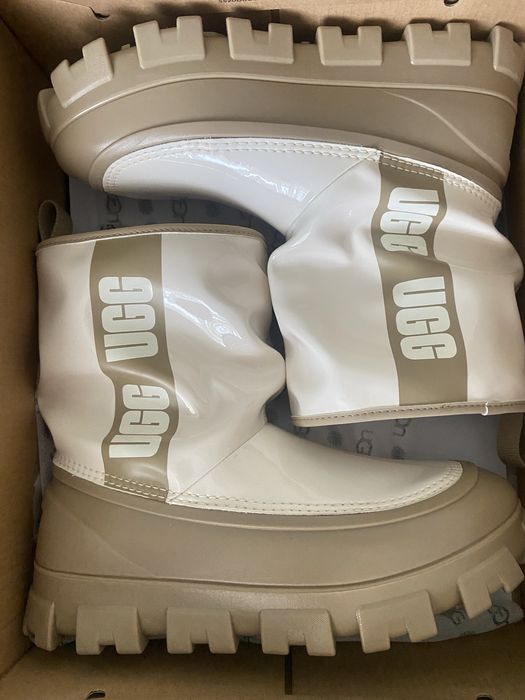 UGG (уггі) нова модель