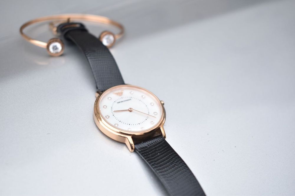 Продам часы Emporio Armani