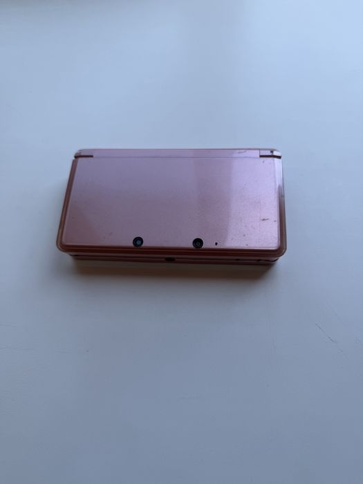 Продам ігрову консоль Nintendo 3DS Pink + гра Barbie