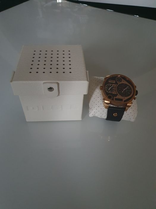 Relógios de marca diesel