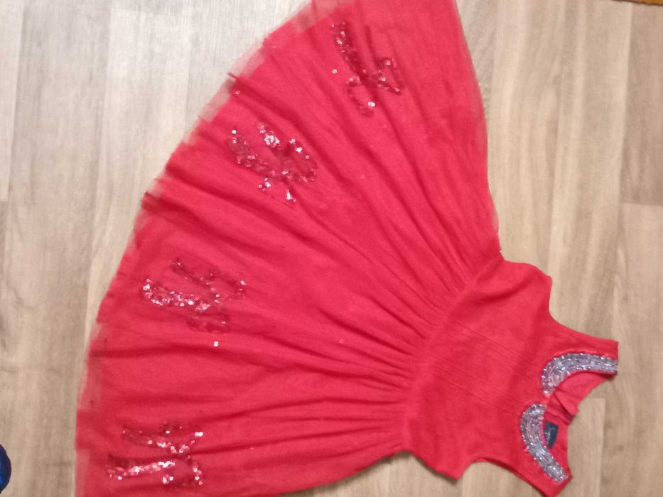 Нарядные платья.