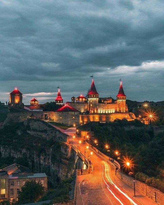 Екскурсовод гід Кам'янець Подільський Бакота Хотин Чернівці екскурсія