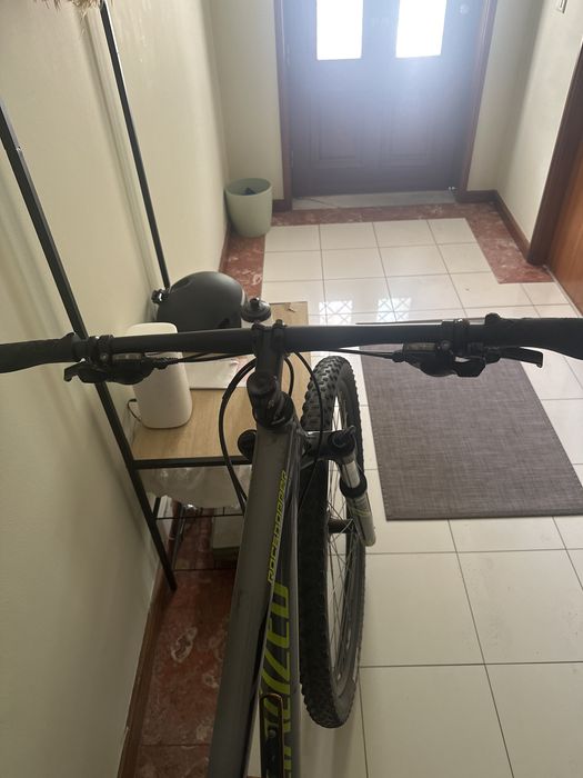 Specialized Rockhopper 29" (Tamanho M)
