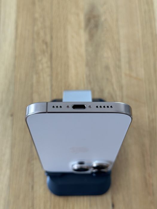 iPhone 16 Pro Desert Titanium jak nowy!