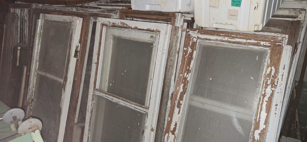 вікна рами скло демонтовані. Безкоштовна доставка