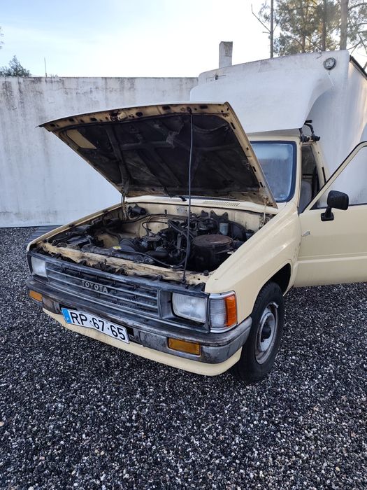 Toyota Hilux contentor isotérmico