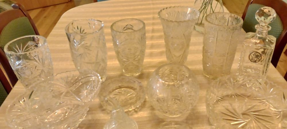 Zestaw kryształów misy wazony