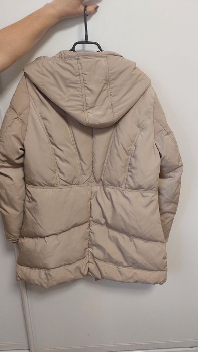 Продам жіночу зимову куртку , пуховик.