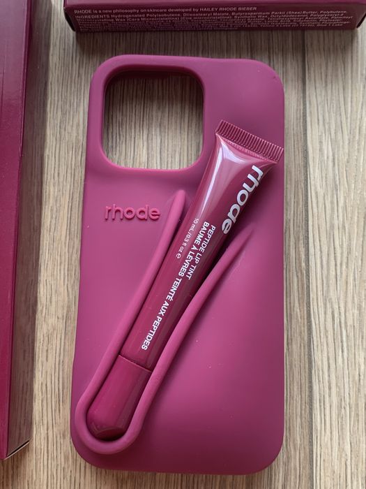 Etui Rhode Lip Case Iphone 16 pro z balsamem Peptide Lip Tint