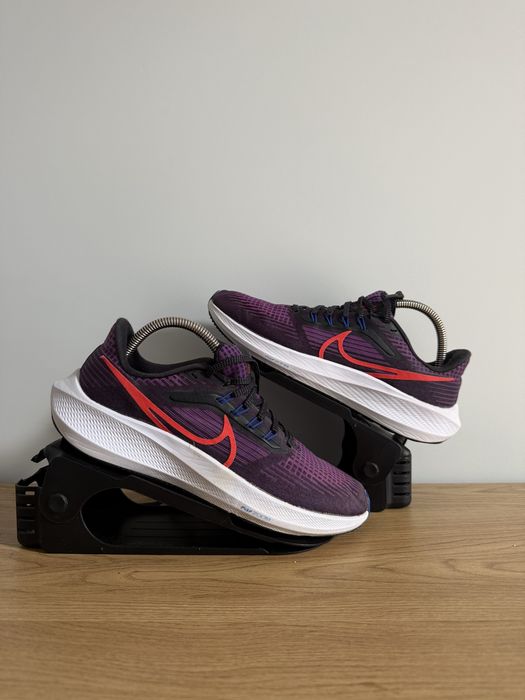 Оригінальні бігові кросівки Nike Air Zoom Pegasus 39 розмір 40 (устілка 25.5 см) — фіолетові, цілі задники, чудовий стан