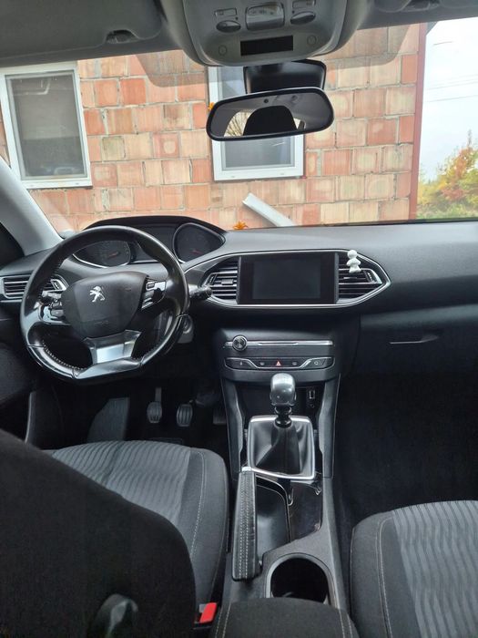 Peugeot 308 Peugeot 308 1.2 benzyna