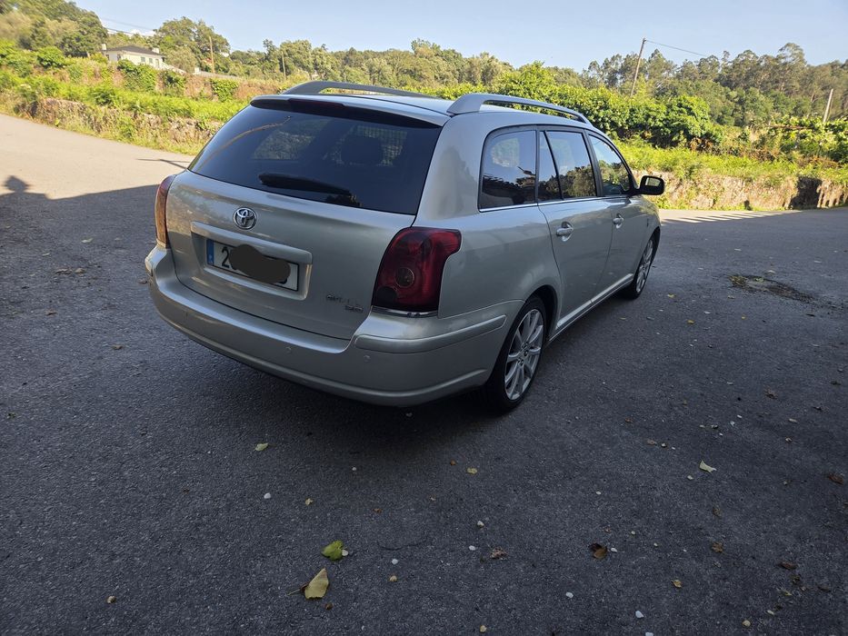 Toyota Avensis Sw 2.0