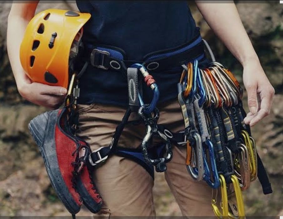 Оренда прокат трекінгові палки спальники палатки намети взуття рюкзаки