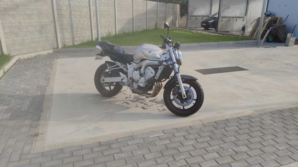 Motocykl Yamaha FZ6N
