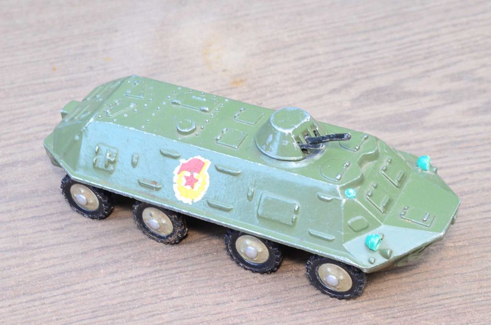 Игрушечный БТР-60ПБ (масштаб 1:43) СССР в коллекцию машинка военная техника