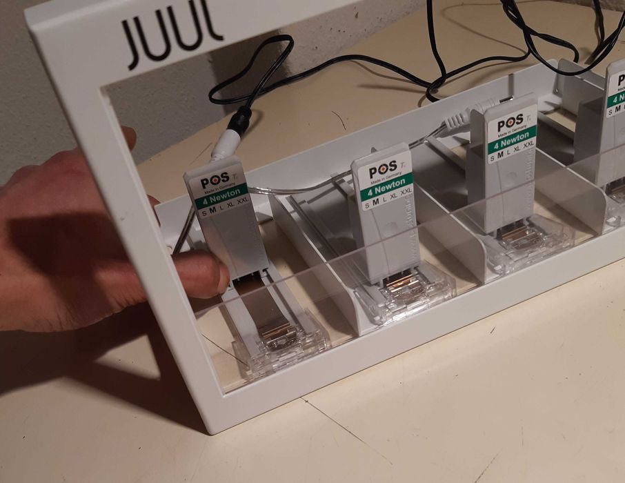 Expositor Metálico 4 canais / Divisórias c/ Iluminação LED