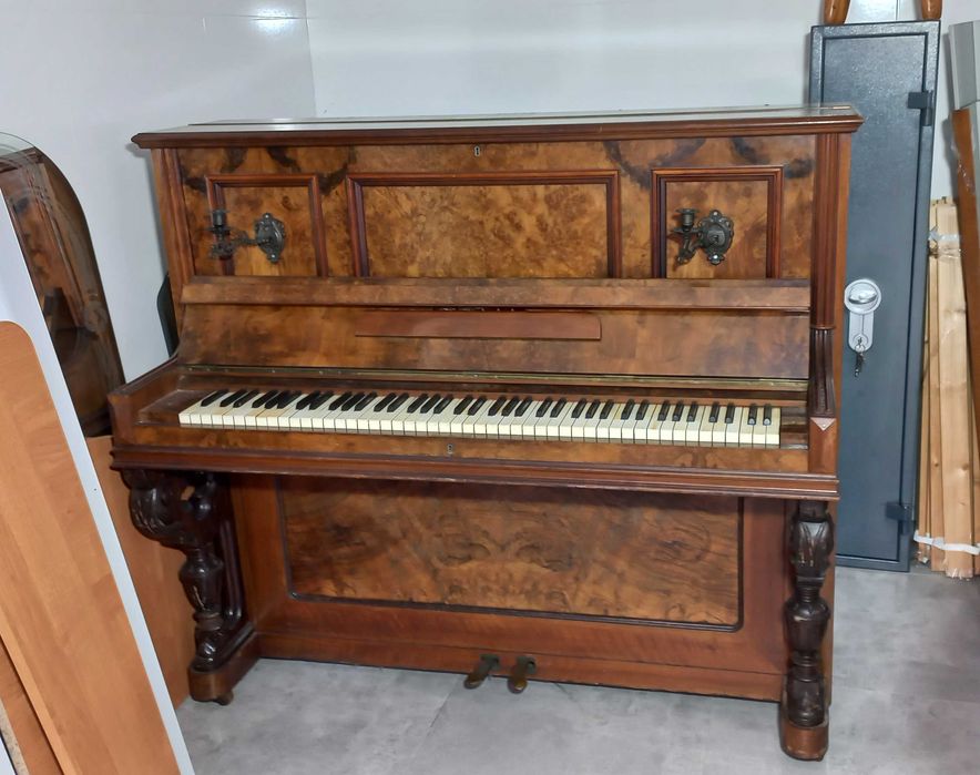 Pianino NRD niemieckie F. Helmholtz Hannover